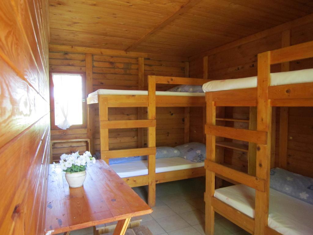 מלון Nyíregyháza Nyirfaliget Lovaskemping Es Turistahaz חדר תמונה