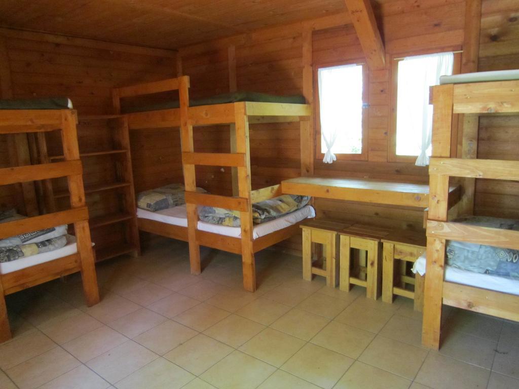 מלון Nyíregyháza Nyirfaliget Lovaskemping Es Turistahaz חדר תמונה