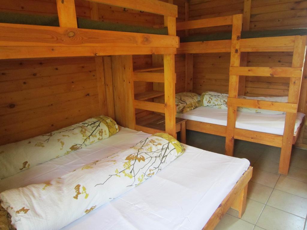 מלון Nyíregyháza Nyirfaliget Lovaskemping Es Turistahaz חדר תמונה